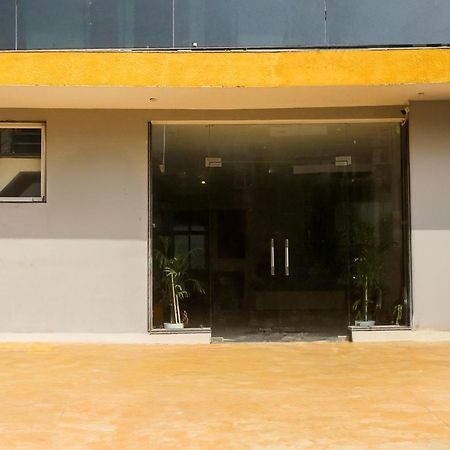 Hotel Super Townhouse Sector 69 Gurgaon Zewnętrze zdjęcie